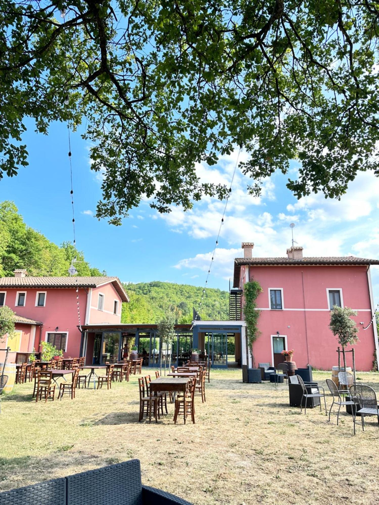 Agriturismo La Vita E Bella Villa Fabriano Exteriör bild